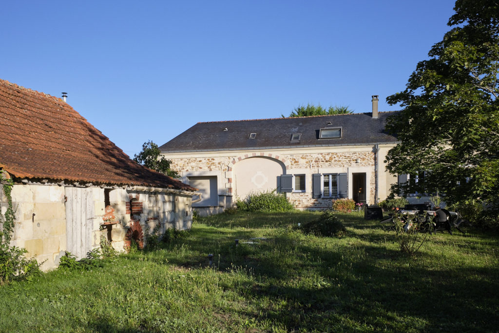 Une maison d'habitation au coeur de l'Anjou, charme de l'ancien. Une dépendance à renover